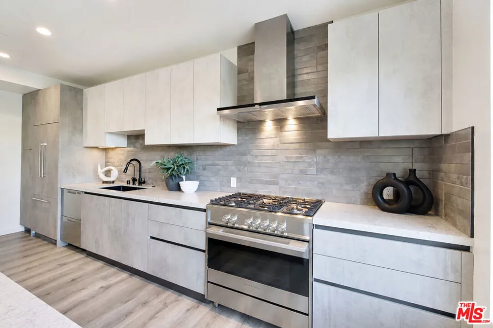 11614 Colfax Meadow Lane Studio City, CA 91604