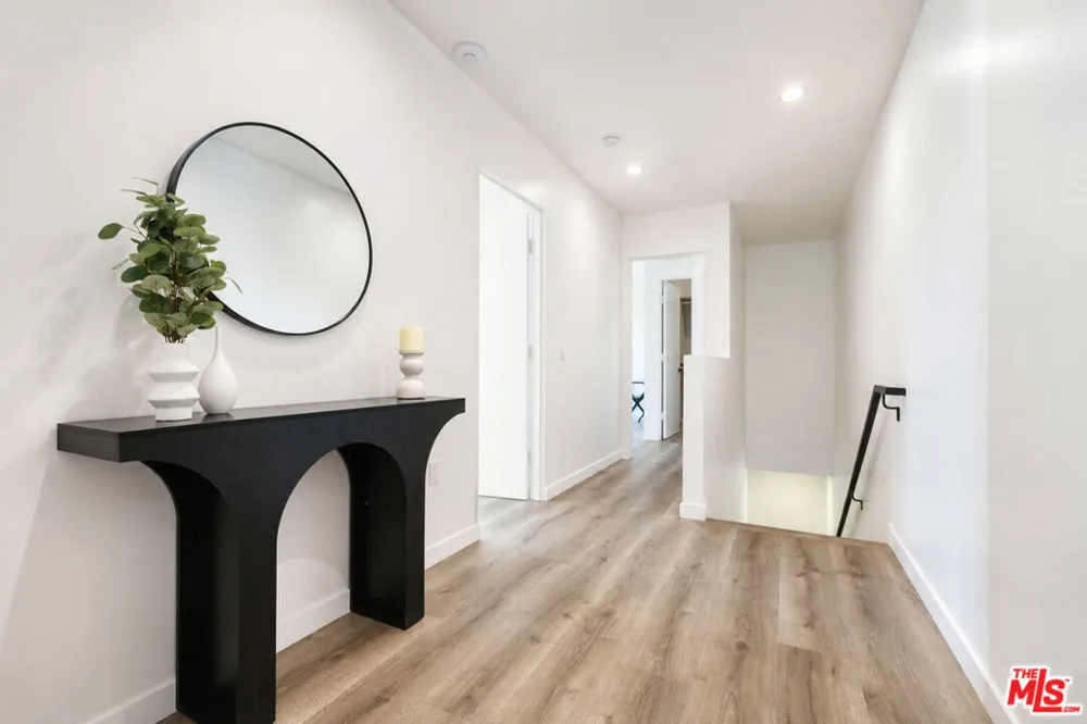 11614 Colfax Meadow Lane Studio City, CA 91604