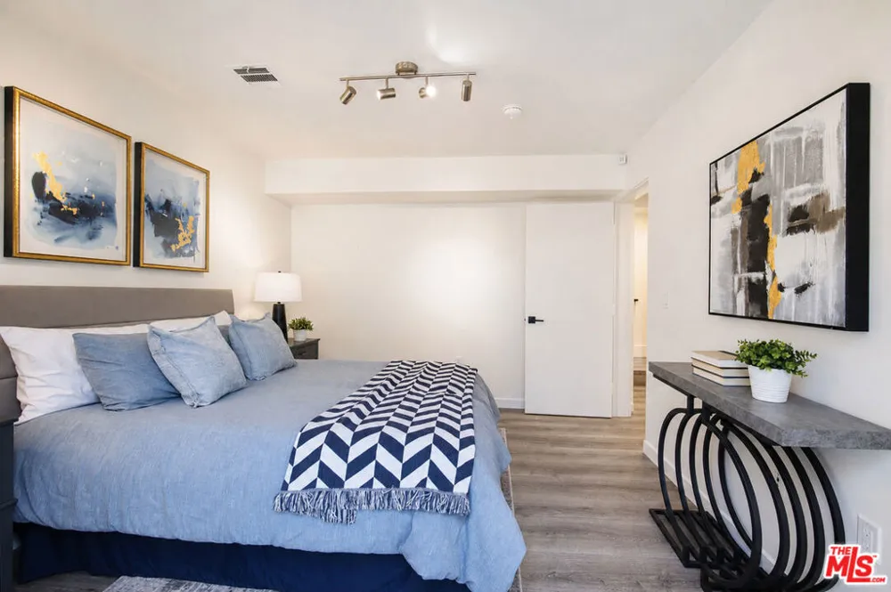 11614 Colfax Meadow Lane Studio City, CA 91604