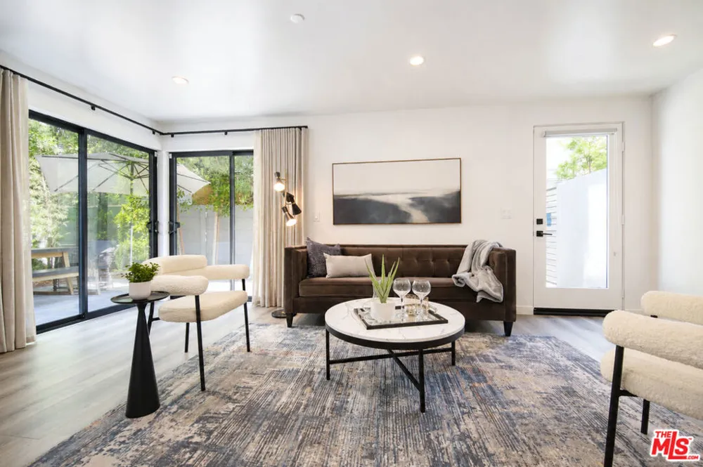 11614 Colfax Meadow Lane Studio City, CA 91604