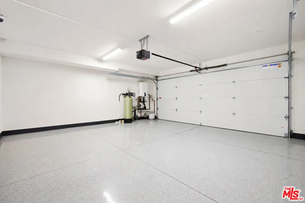 11614 Colfax Meadow Lane Studio City, CA 91604