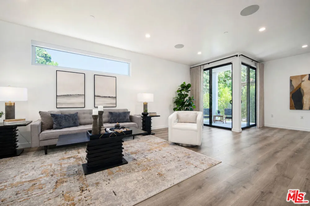 11614 Colfax Meadow Lane Studio City, CA 91604