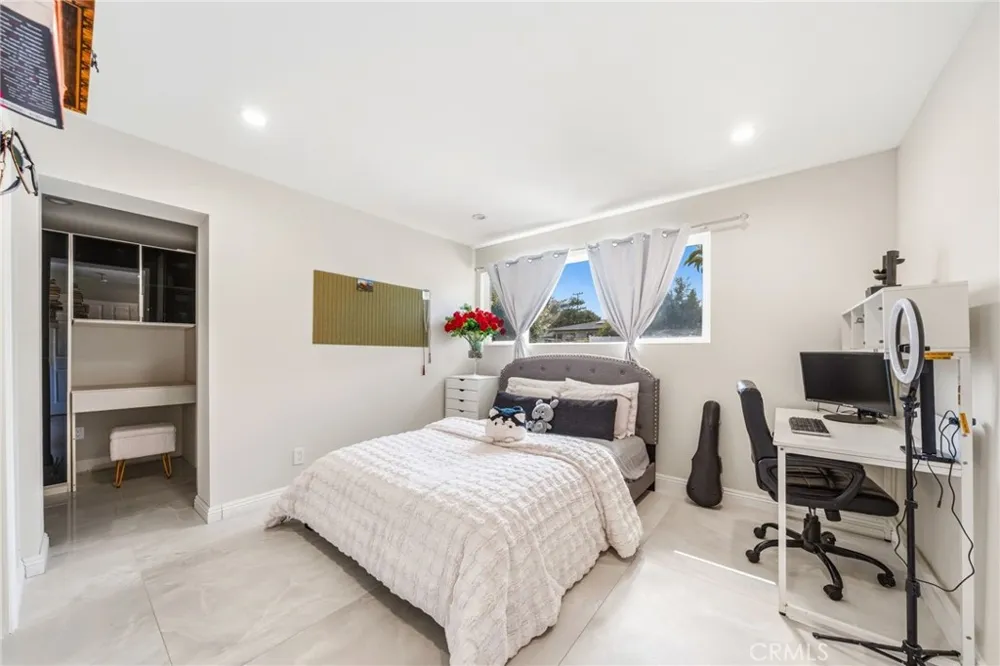 24812 Pitcairn Way Torrance, CA 90505
