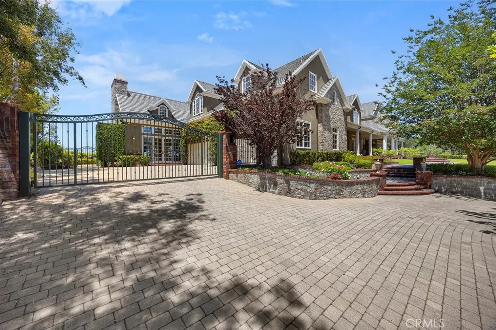 2061 Skyline Drive Fullerton, CA 92831