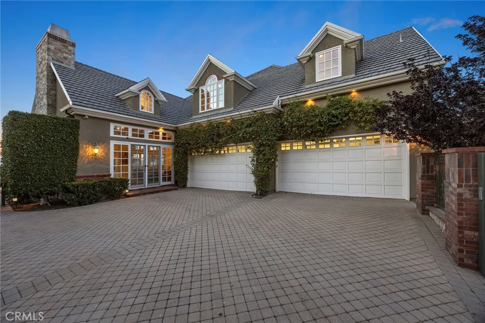 2061 Skyline Drive Fullerton, CA 92831