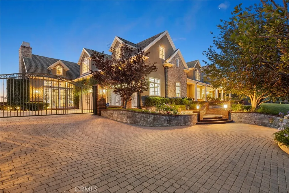 2061 Skyline Drive Fullerton, CA 92831