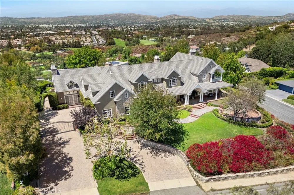 2061 Skyline Drive Fullerton, CA 92831