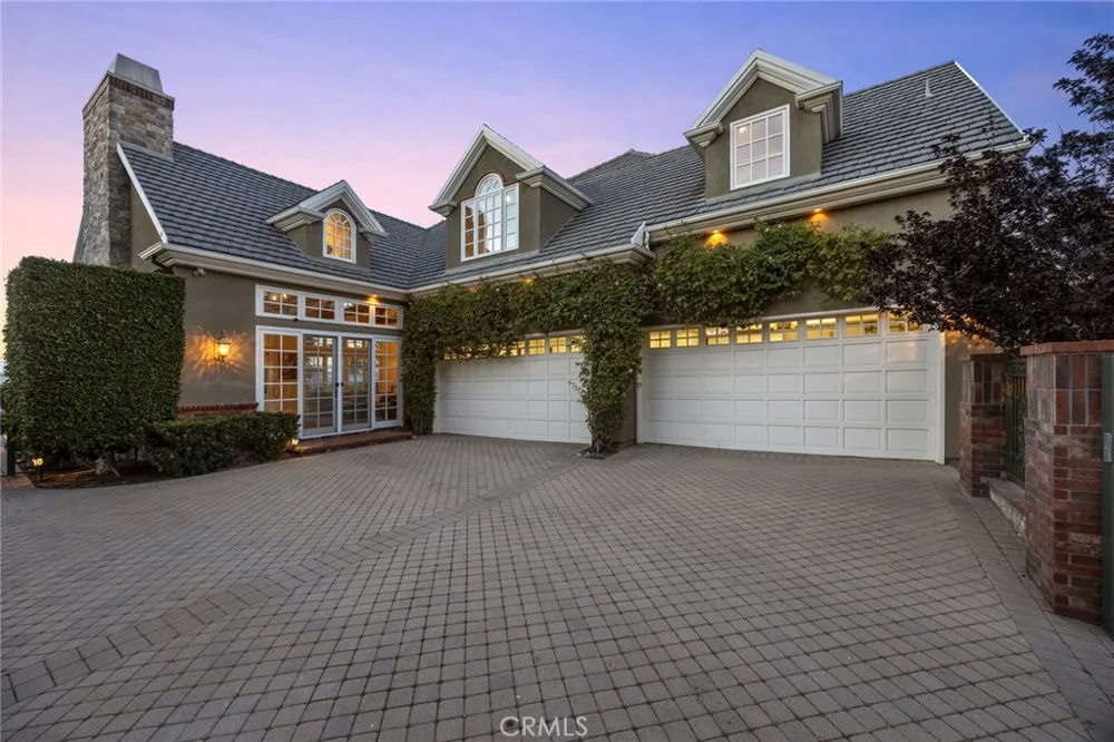 2061 Skyline Drive Fullerton, CA 92831