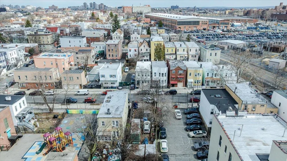 1667 Hunt Avenue Bronx, NY 10462