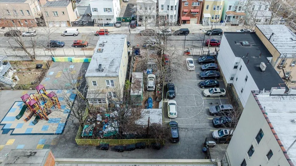 1667 Hunt Avenue Bronx, NY 10462