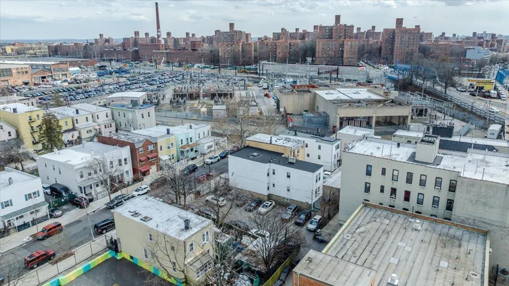 1667 Hunt Avenue Bronx, NY 10462