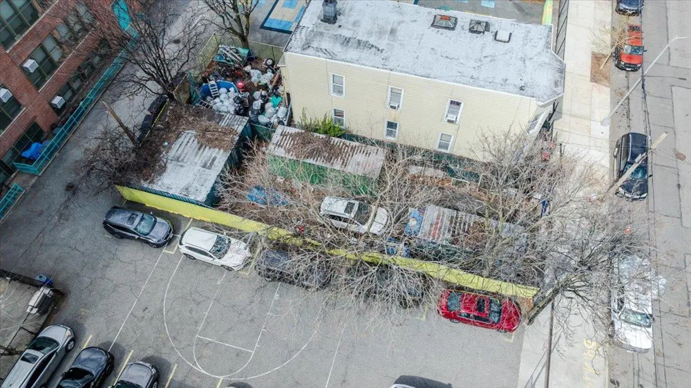 1667 Hunt Avenue Bronx, NY 10462