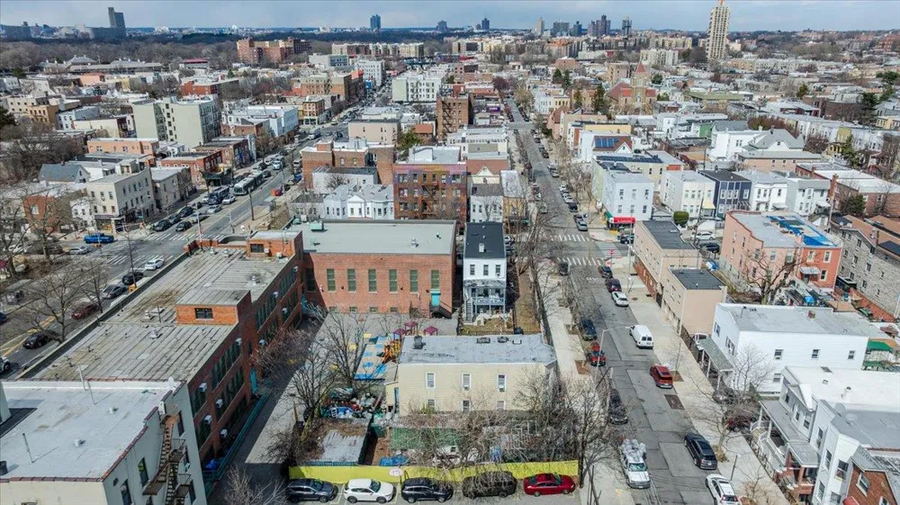 1667 Hunt Avenue Bronx, NY 10462