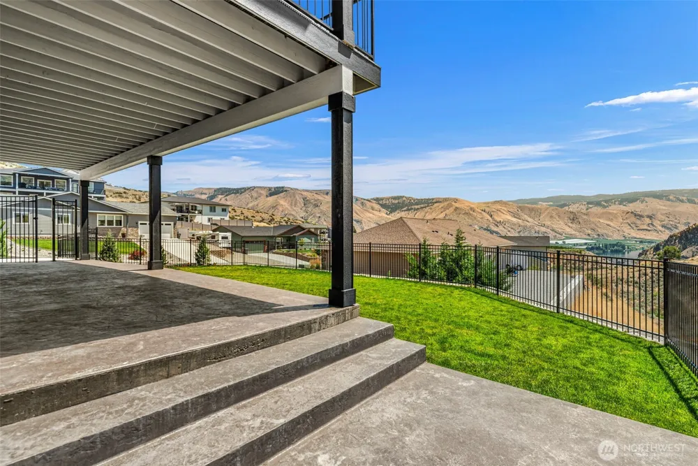 9971 Saska Way Entiat, WA 98822