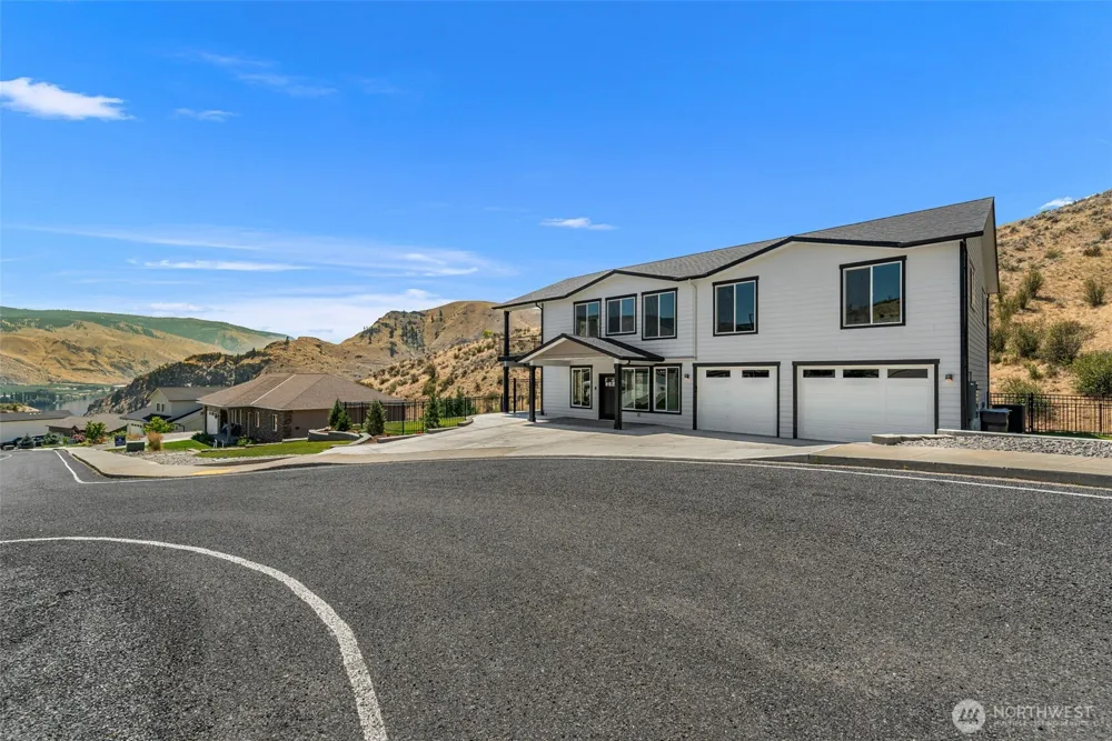 9971 Saska Way Entiat, WA 98822
