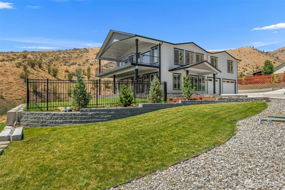 9971 Saska Way Entiat, WA 98822