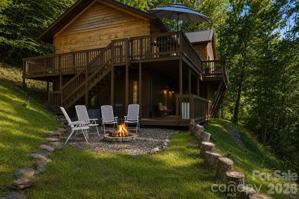 619 Leisure Lane Burnsville, NC 28714