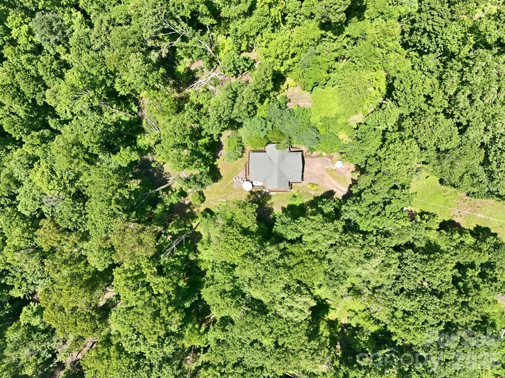 619 Leisure Lane Burnsville, NC 28714