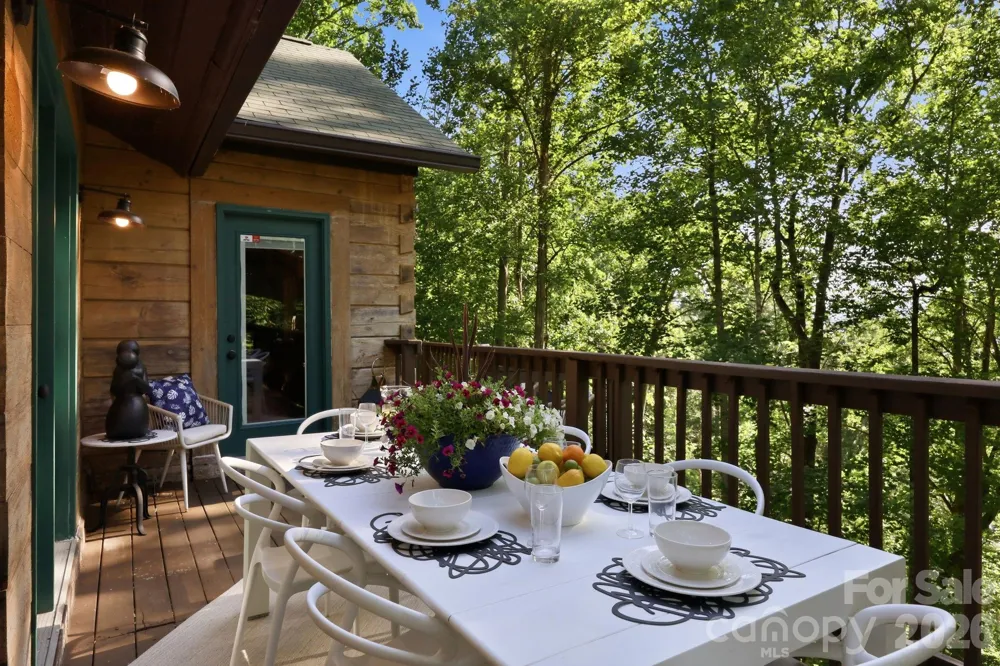 619 Leisure Lane Burnsville, NC 28714