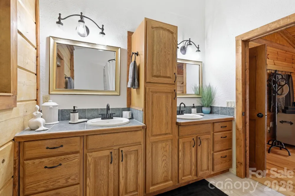 619 Leisure Lane Burnsville, NC 28714