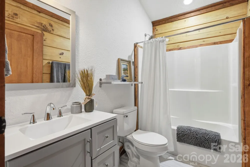 619 Leisure Lane Burnsville, NC 28714