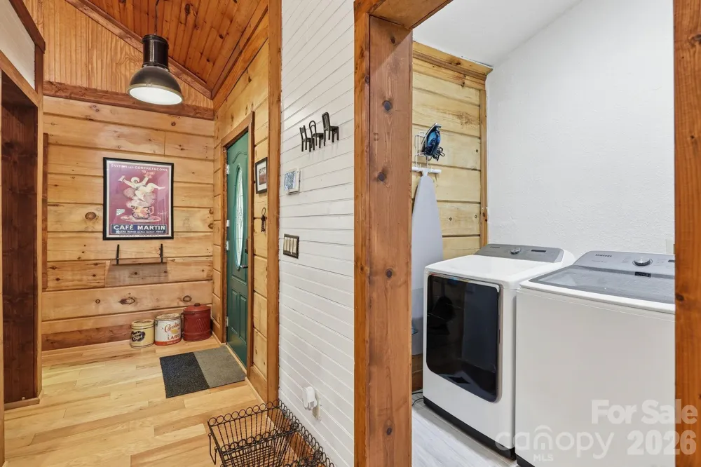619 Leisure Lane Burnsville, NC 28714