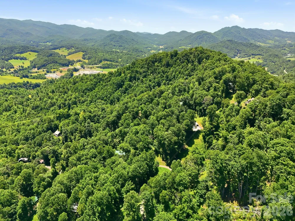 619 Leisure Lane Burnsville, NC 28714