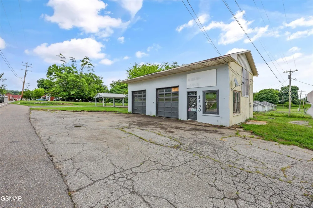 1602 Main St White Pine, TN 37890