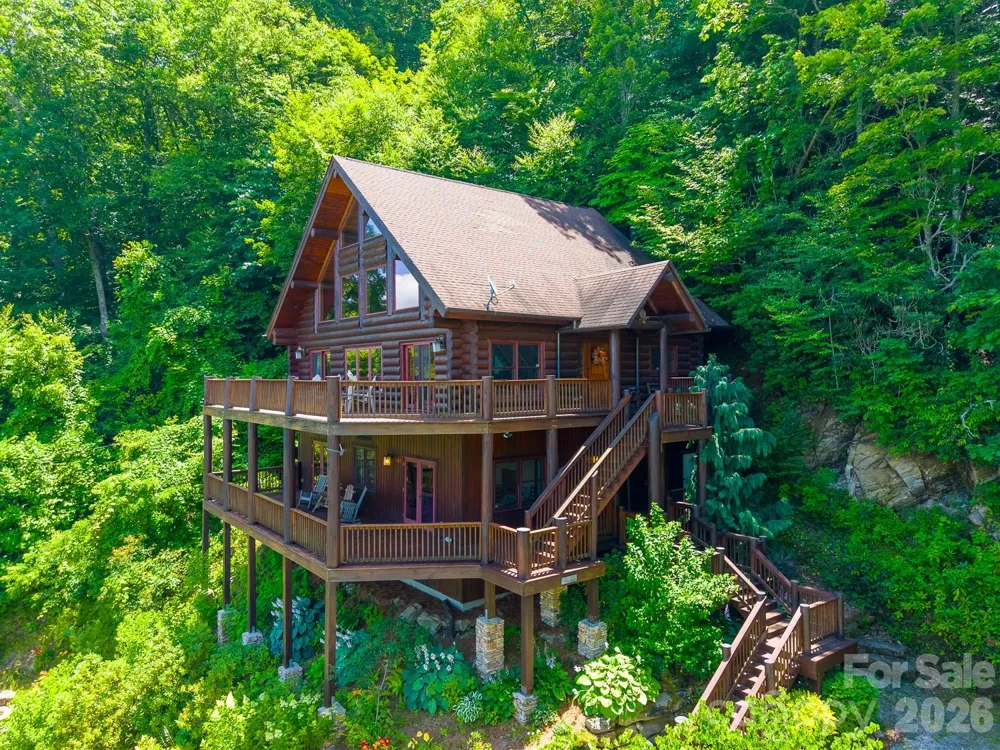 92 Falcons Peak Lane Whittier, NC 28789