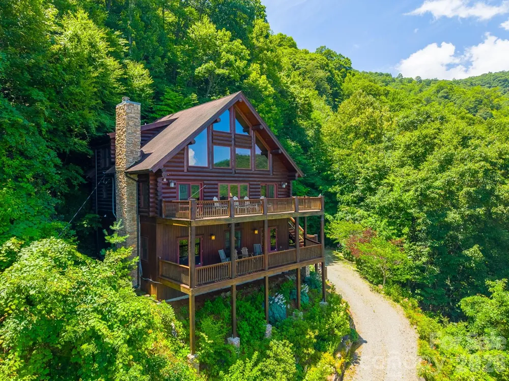92 Falcons Peak Lane Whittier, NC 28789