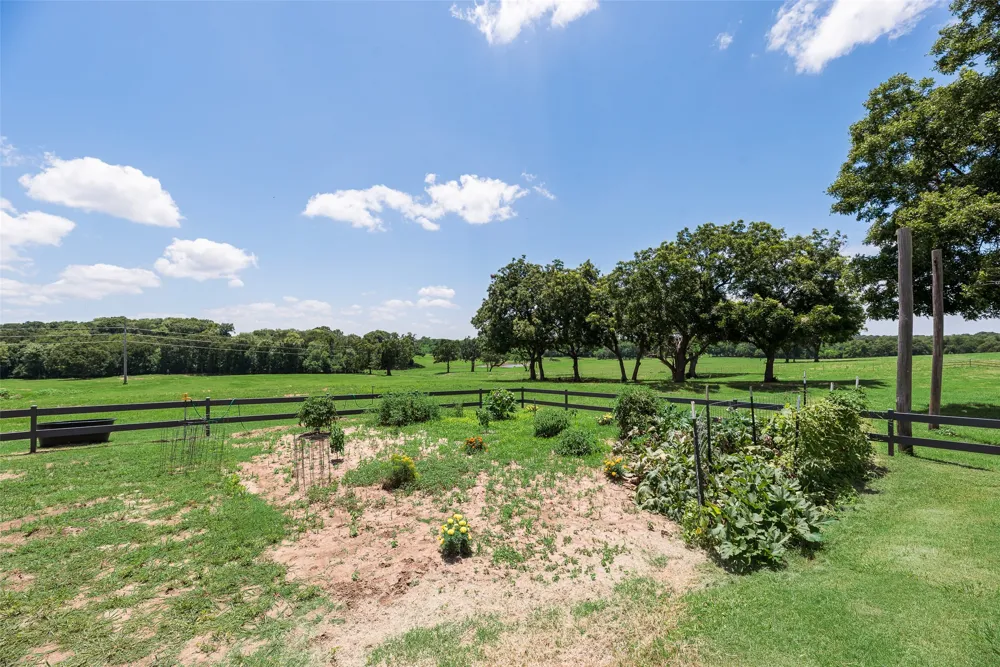 3188 Us-82 Bells, TX 75414