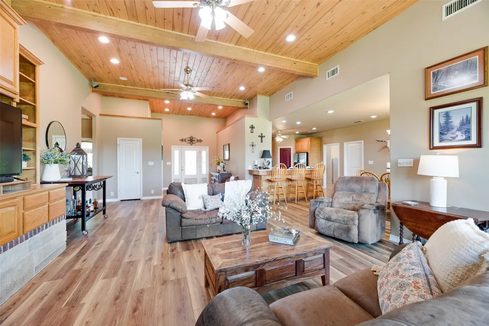 3188 Us-82 Bells, TX 75414