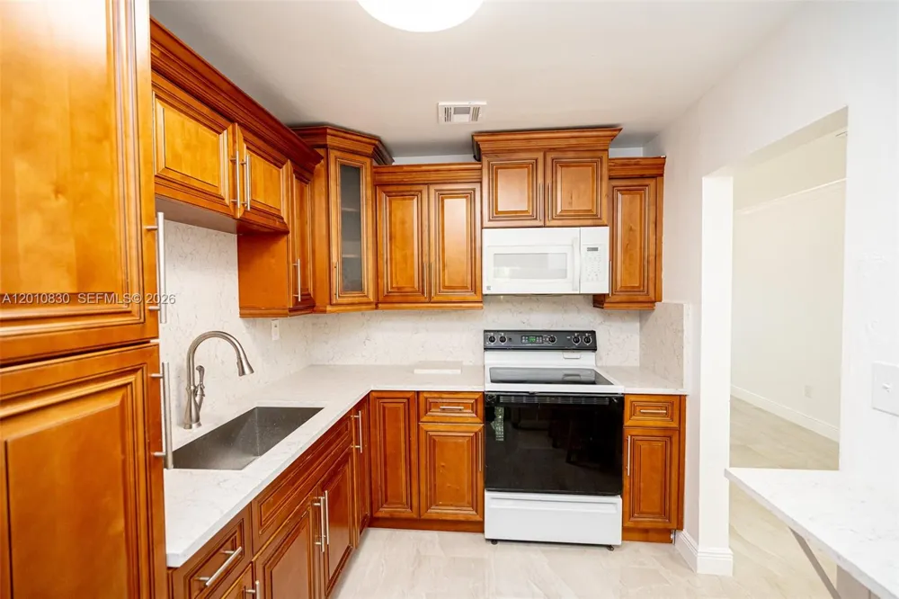 18010 NW 48th Ct Miami Gardens, FL 33055