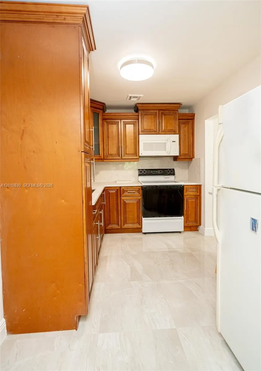 18010 NW 48th Ct Miami Gardens, FL 33055