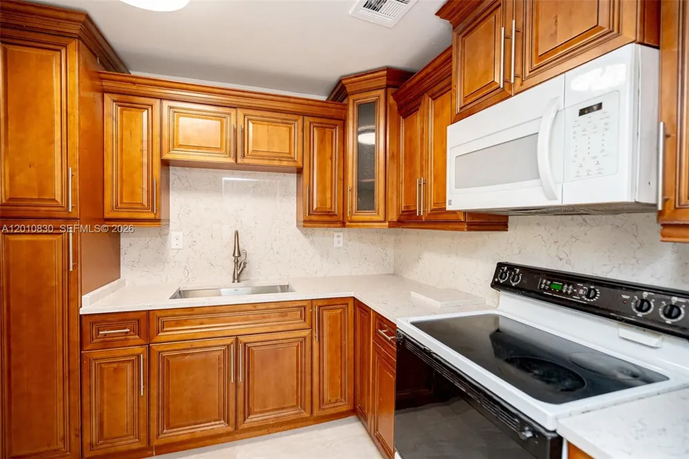 18010 NW 48th Ct Miami Gardens, FL 33055