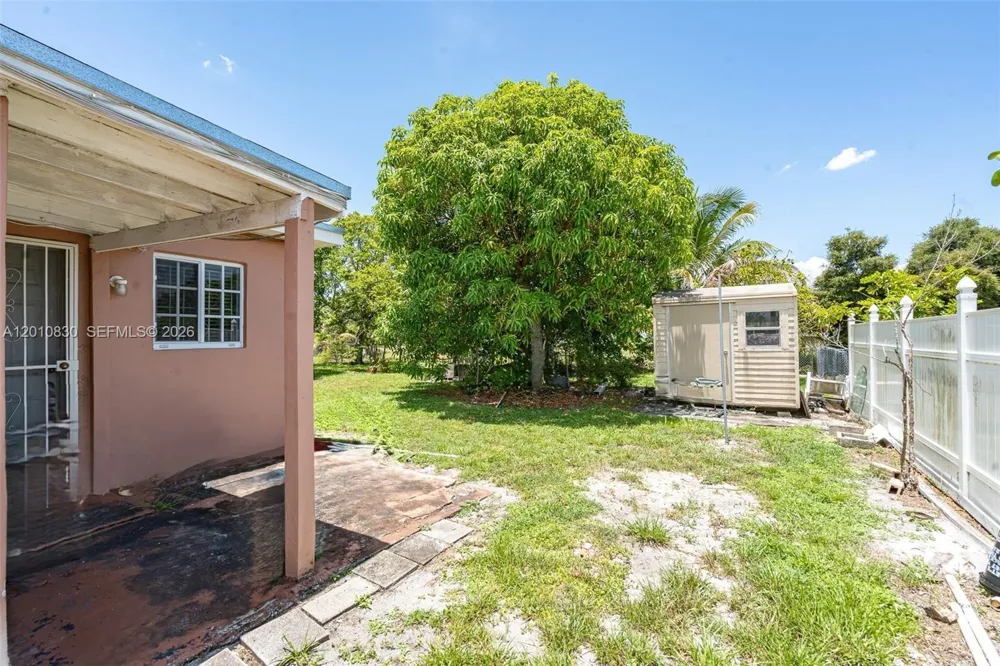 18010 NW 48th Ct Miami Gardens, FL 33055