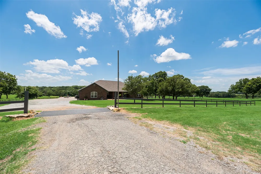 US Hwy 82 Bells, TX 75414