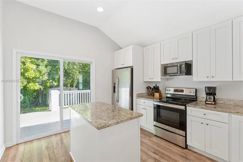 2 POINCIANA COVE RD St Augustine, FL 32084