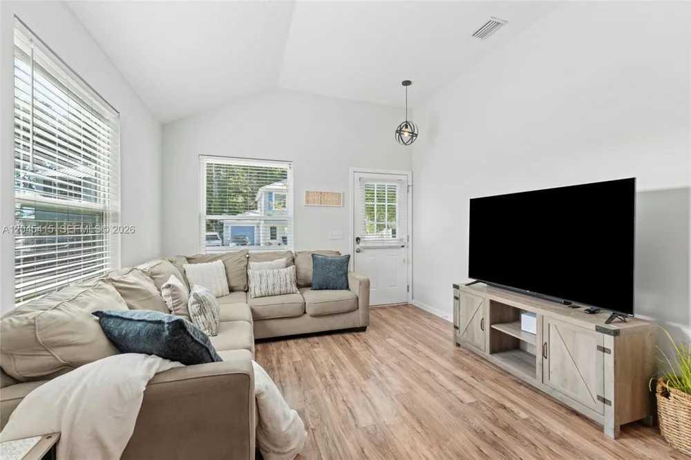 2 POINCIANA COVE RD St Augustine, FL 32084