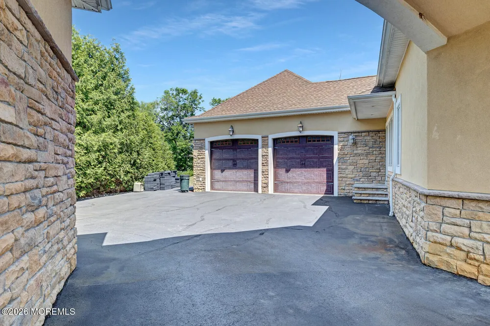 2 Hop Brook Lane Holmdel, NJ 07733
