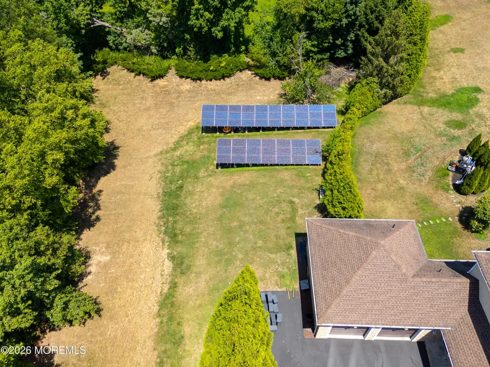 2 Hop Brook Lane Holmdel, NJ 07733