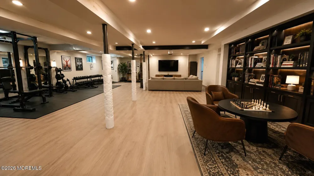 2 Hop Brook Lane Holmdel, NJ 07733