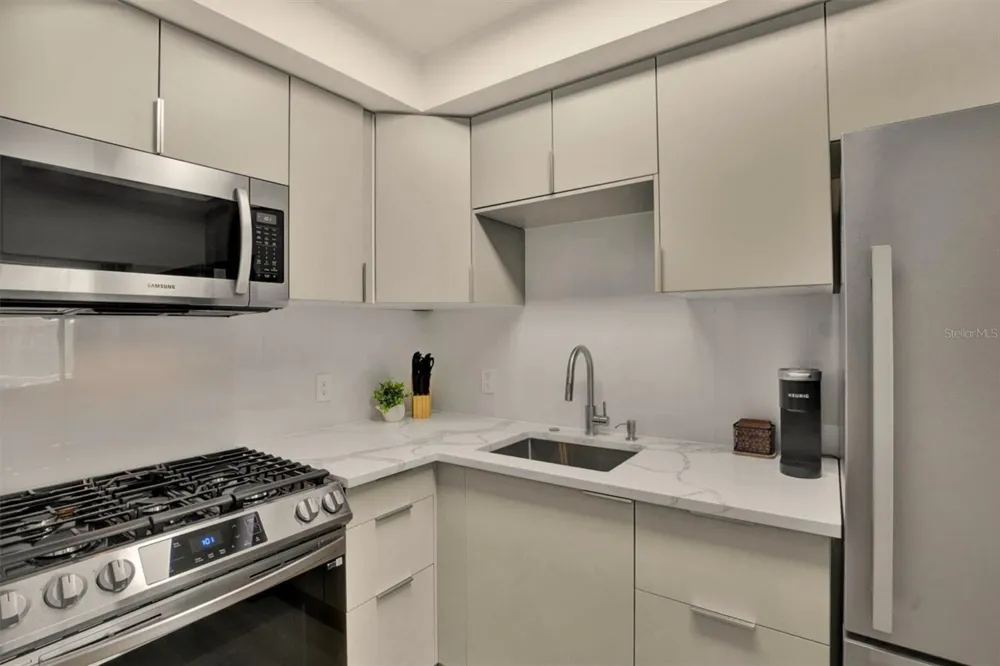 6015 19TH STREET #302 St Petersburg, FL 33714