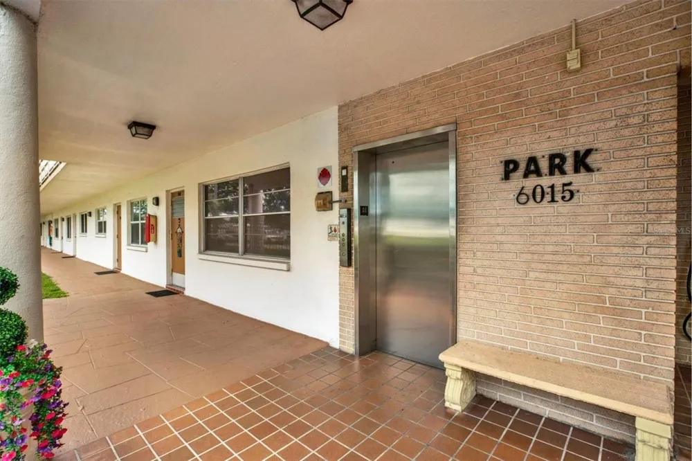 6015 19TH STREET #302 St Petersburg, FL 33714