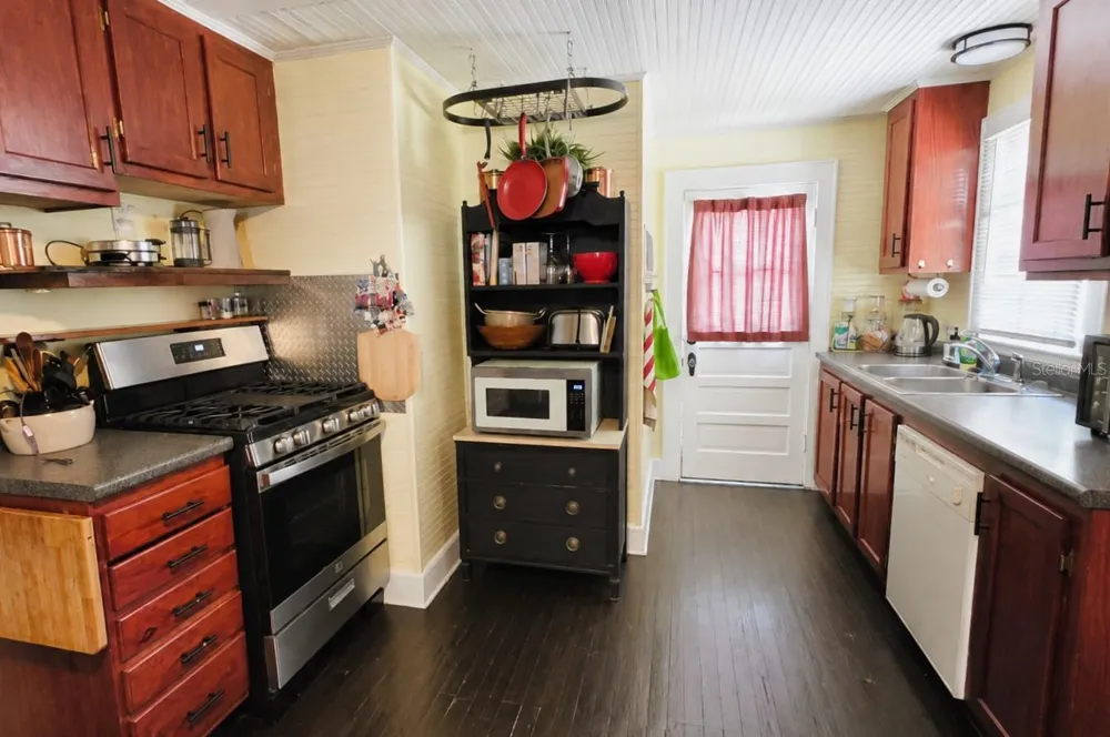 18758 NW 243RD TERRACE High Springs, FL 32643