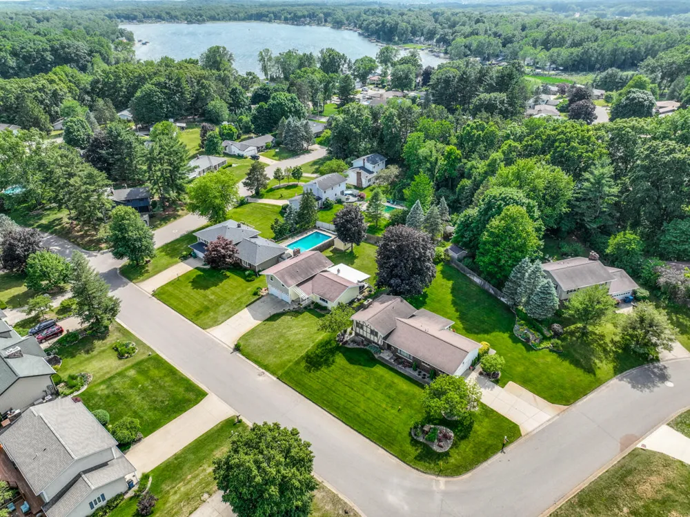 138 Grand Castle Terrace Battle Creek, MI 49014