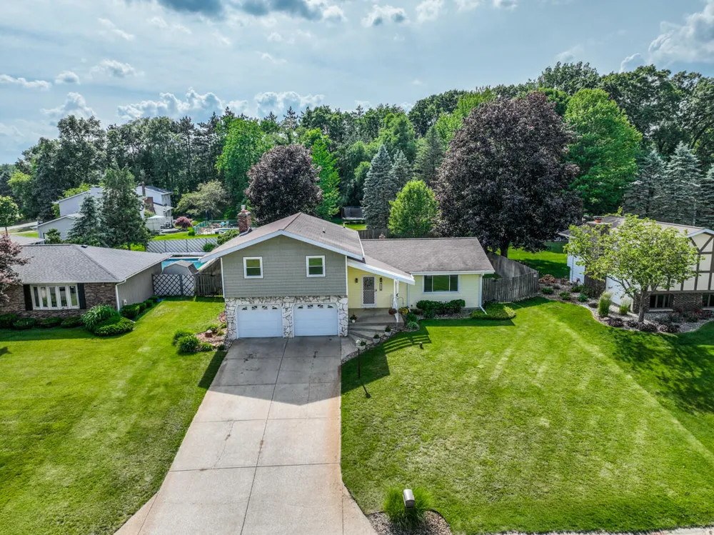 138 Grand Castle Terrace Battle Creek, MI 49014