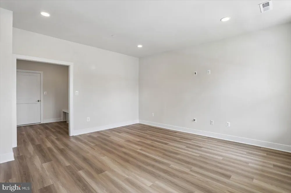 102 ALLEN LANE Poolesville, MD 20837