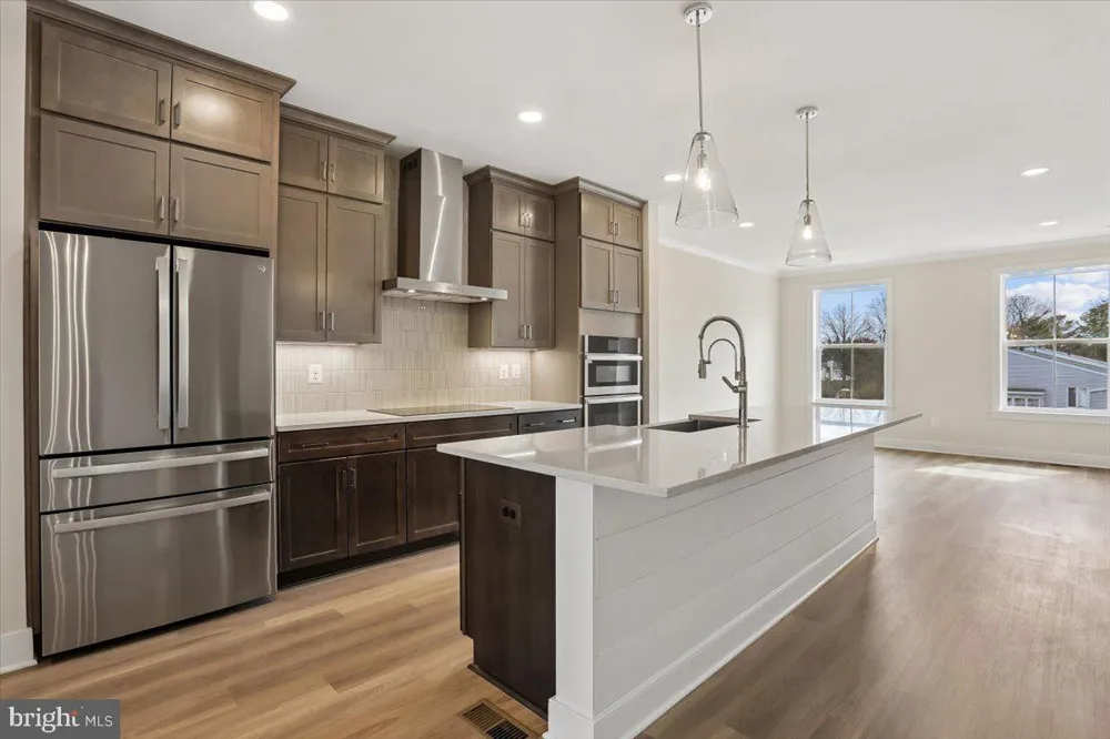 102 ALLEN LANE Poolesville, MD 20837