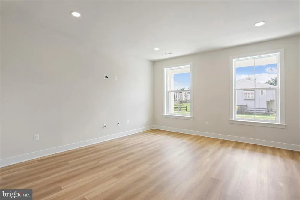 102 ALLEN LANE Poolesville, MD 20837